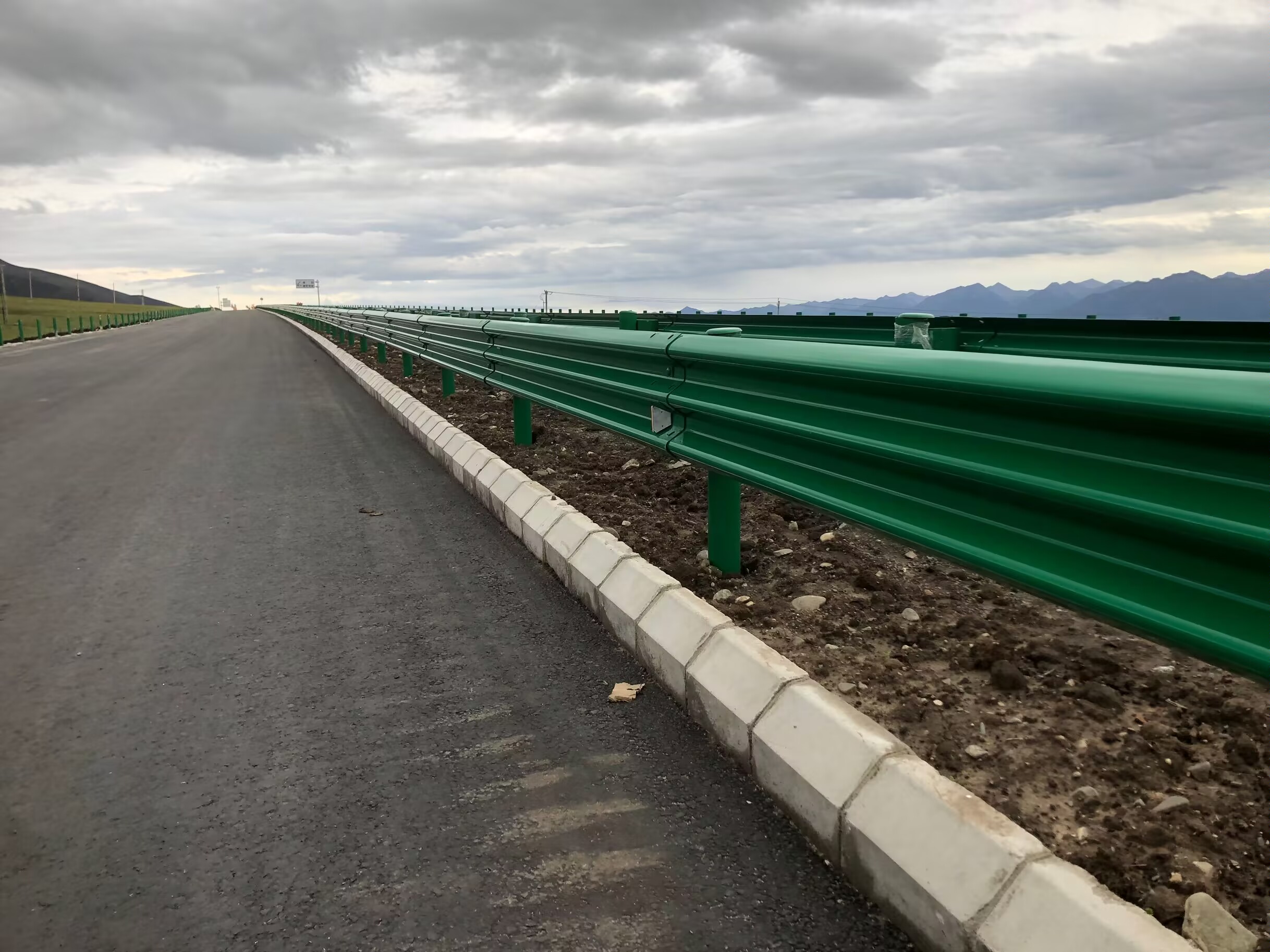 富阳市乡村公路波形护栏高速公路波形护栏 - 推荐